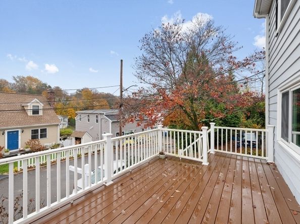 28 Hillcrest St, Waltham MA 02451