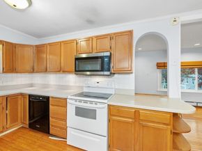 28 Hillcrest St, Waltham MA 02451