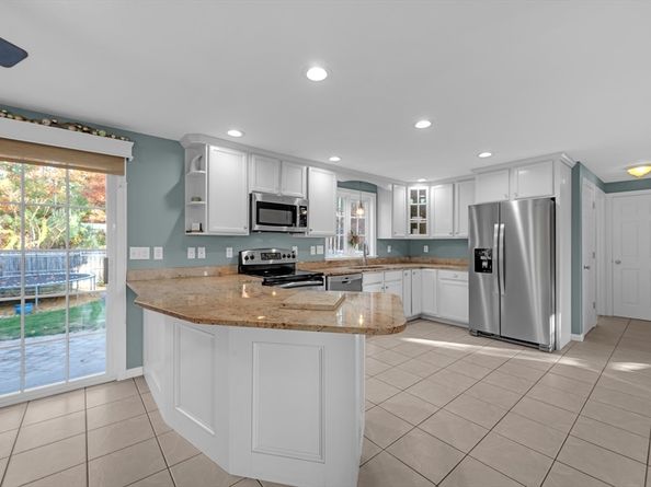 21 Wildbrook Dr, Rutland MA 01543