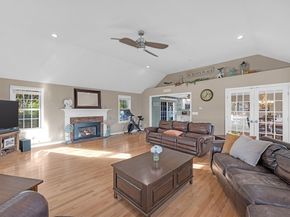 21 Wildbrook Dr, Rutland MA 01543