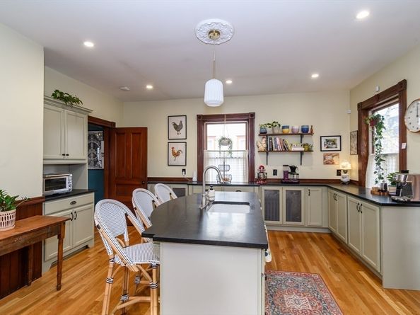 16 Alexander St, Framingham MA 01702