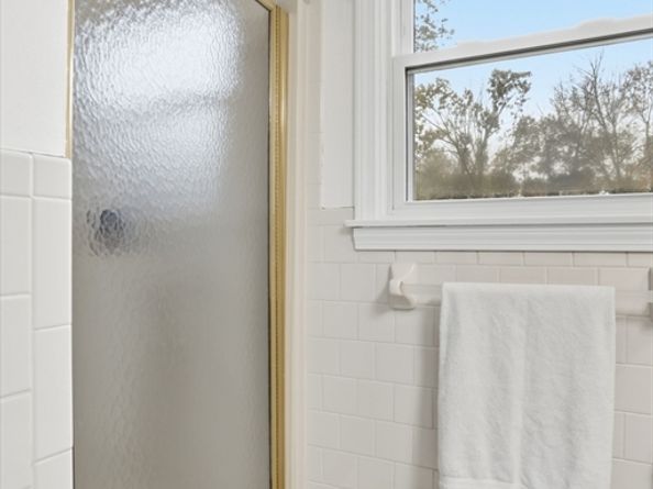 24 Angelica Dr, Framingham MA 01701