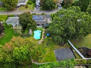 24 Angelica Dr, Framingham MA 01701