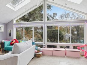 24 Angelica Dr, Framingham MA 01701