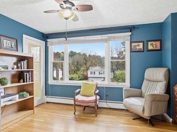 24 Angelica Dr, Framingham MA 01701