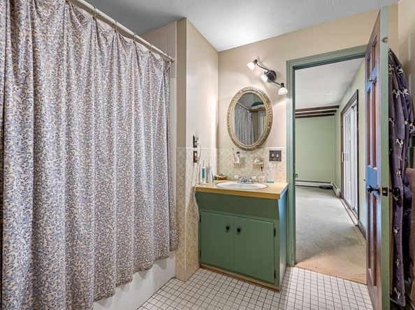 231 Chamberlain Hill Rd, Barre MA 01005