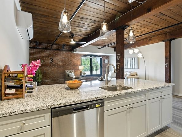 55 Sterling St 212, Clinton MA 01510