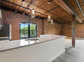 55 Sterling St 212, Clinton MA 01510