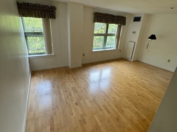 273 Cambridge Rd 202, Woburn MA 01801