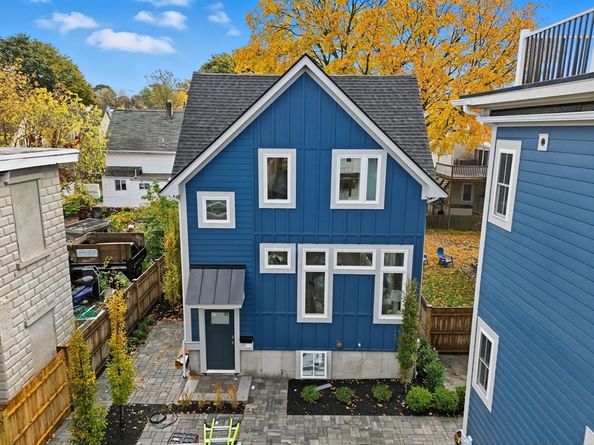 35 Richardson St 4, Somerville MA 02145