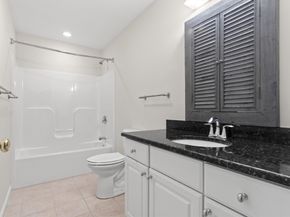 22 Broadmoor Ln 22, Peabody MA 01960