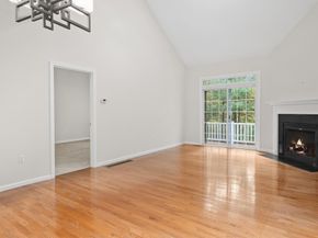 22 Broadmoor Ln 22, Peabody MA 01960
