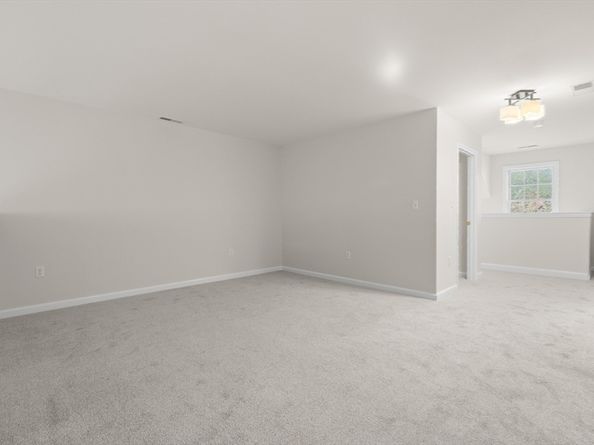 22 Broadmoor Ln 22, Peabody MA 01960