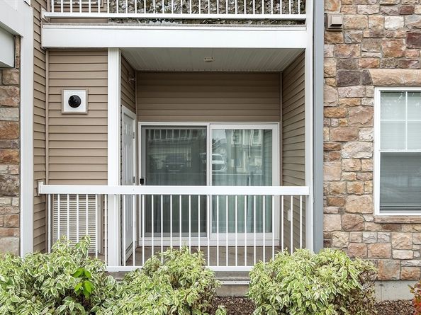 401 Emery Ln 104, Sudbury MA 01776