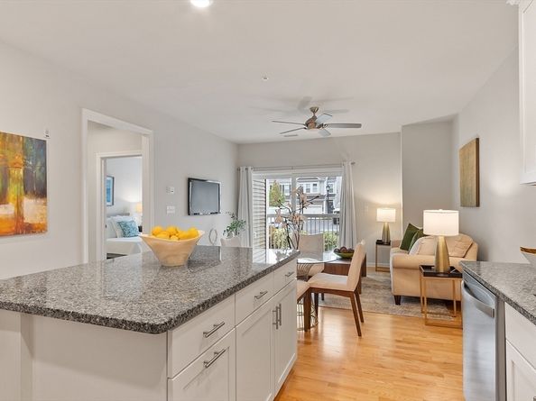 401 Emery Ln 104, Sudbury MA 01776