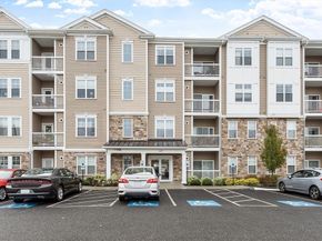 401 Emery Ln 104, Sudbury MA 01776