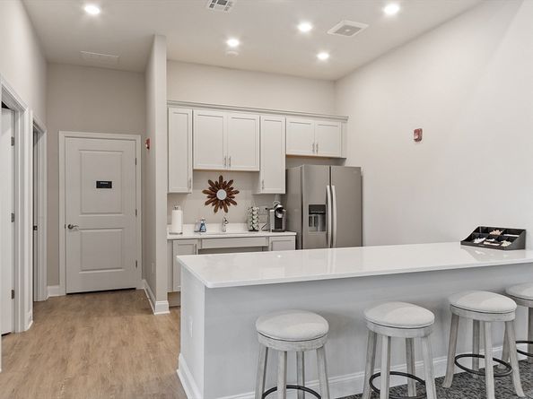 401 Emery Ln 104, Sudbury MA 01776