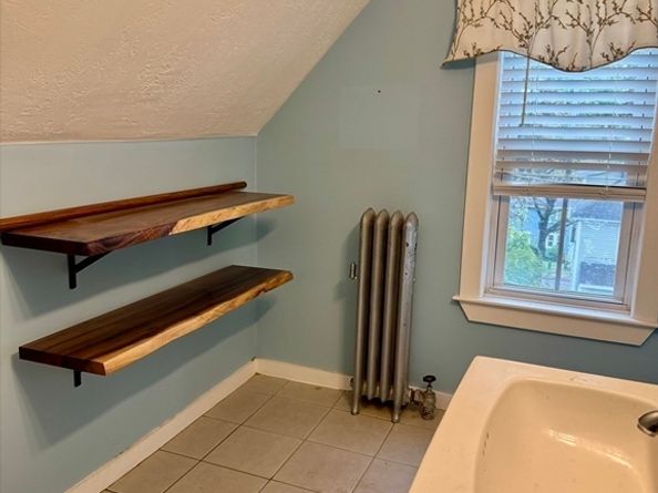 96-98 June St 3, Worcester MA 01602