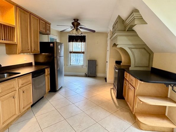 96-98 June St 3, Worcester MA 01602