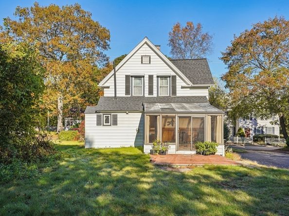 4 Westboro Rd, Grafton MA 01536