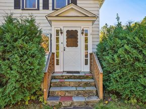 4 Westboro Rd, Grafton MA 01536