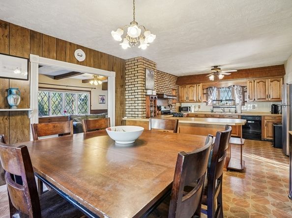 4 Westboro Rd, Grafton MA 01536