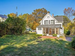 4 Westboro Rd, Grafton MA 01536