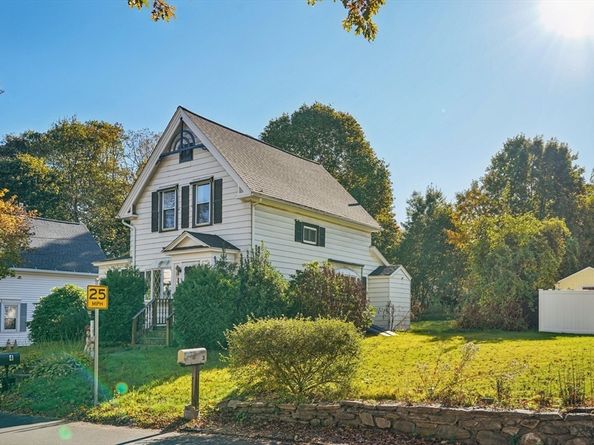 4 Westboro Rd, Grafton MA 01536