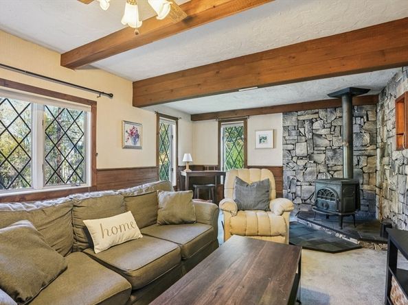 4 Westboro Rd, Grafton MA 01536
