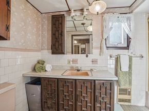 4 Westboro Rd, Grafton MA 01536