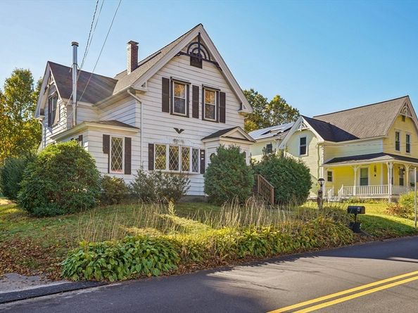 4 Westboro Rd, Grafton MA 01536