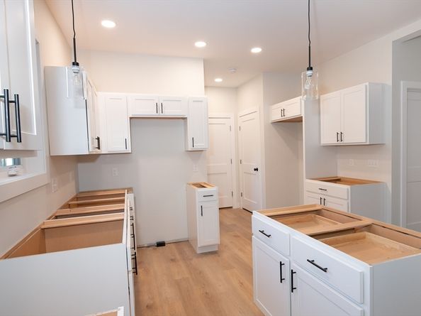 39 Legate Hill Road, Leominster MA 01453