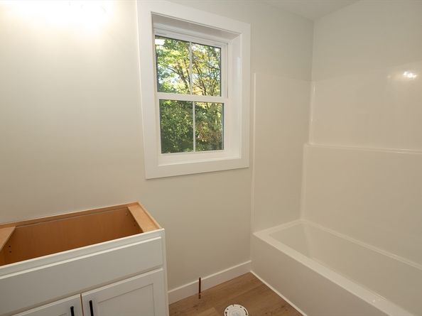 39 Legate Hill Road, Leominster MA 01453