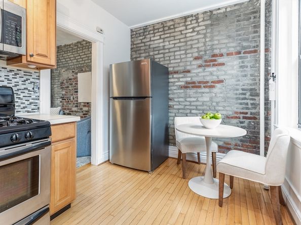 60 Queensberry St 8, Boston MA 02215