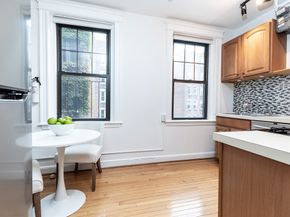 60 Queensberry St 8, Boston MA 02215