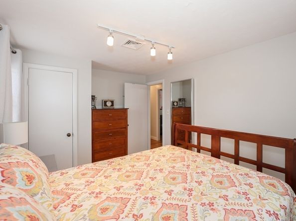 34 Brookline Ave, Hull MA 02045