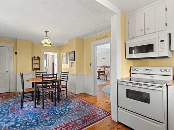 317 Middlesex St, North Andover MA 01845