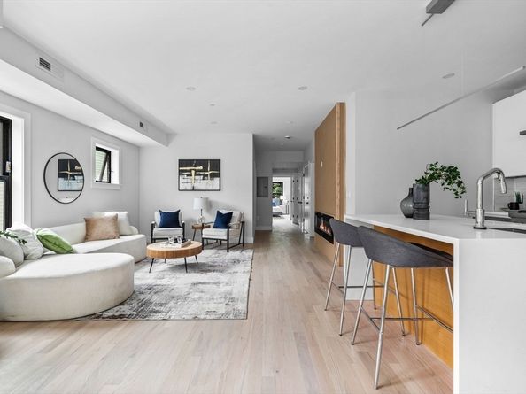 198 Bowen 1, Boston MA 02127