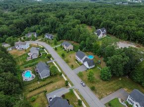 8 Autumn Gate Cir, Millbury MA 01527