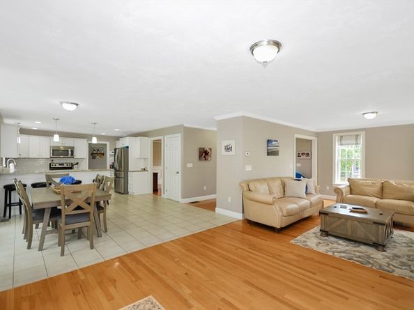 8 Autumn Gate Cir, Millbury MA 01527