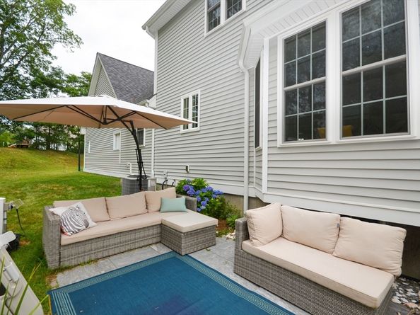 8 Autumn Gate Cir, Millbury MA 01527