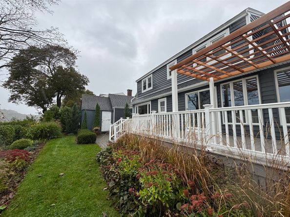 5 Riverbank Rd, Salem MA 01970