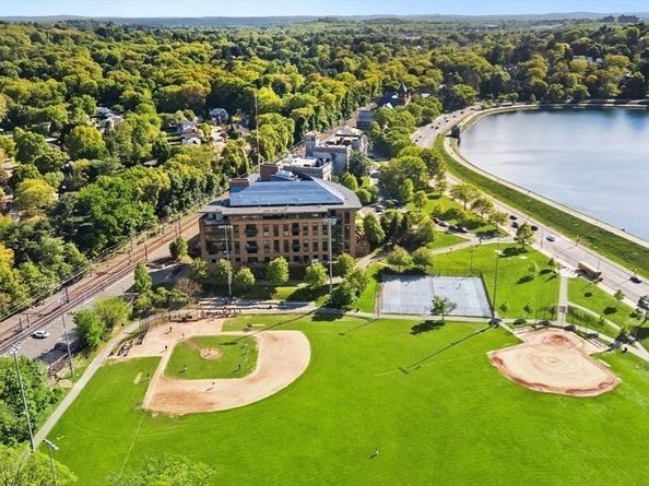 2400 Beacon St 112, Boston MA 02467