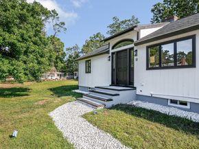 10 Gassett Rd, Westford MA 01886