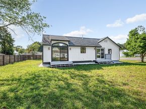 10 Gassett Rd, Westford MA 01886