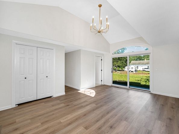 10 Gassett Rd, Westford MA 01886