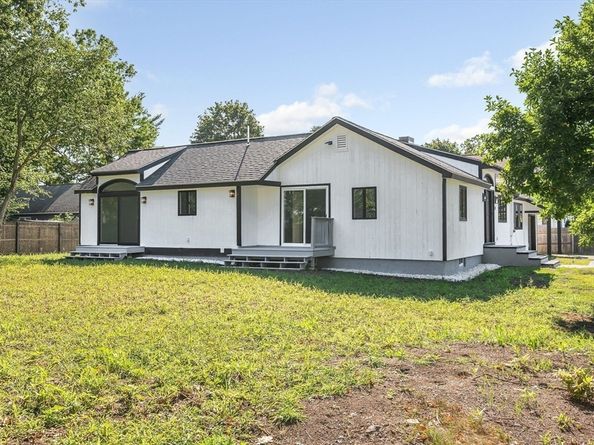 10 Gassett Rd, Westford MA 01886