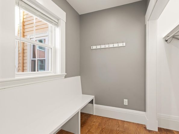 70 School St, Waltham MA 02452