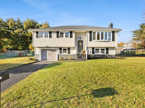 70 Carlisle St, Brockton MA 02302
