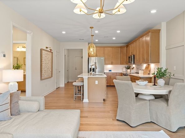 399 Neponset 211, Canton MA 02021